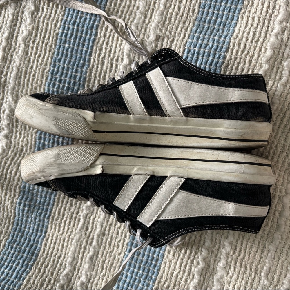 Gola Black and White Sneakers